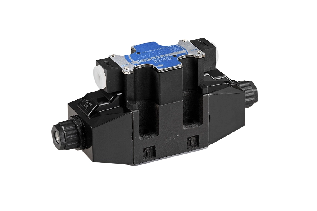 HD-***-G03-LW-*-AC (雙頭) ----IP65接線盒高效率低電流值電磁方向閥
